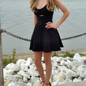Chic Black Sleeveless Mini Dress